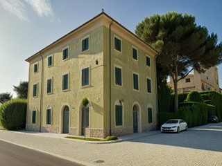 Casa Indipendente in Vendita a Lucca, zona San Pietro a Vico, 450'000€, 420 m², con Box