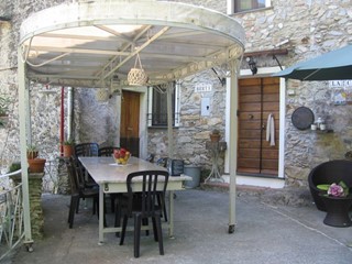 Casa Indipendente in Vendita a Massa, zona Gronda, 65'000€, 50 m², arredato