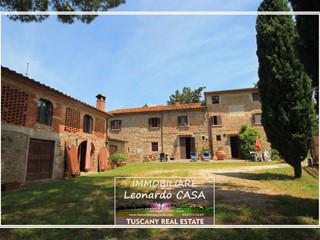 Casale in Vendita a Larciano, 750'000€, 650 m², con Box