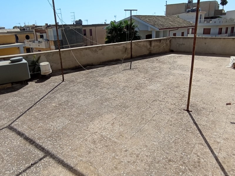 Appartamento in Vendita a Scicli, zona Donnalucata, 85'000€, 95 m²