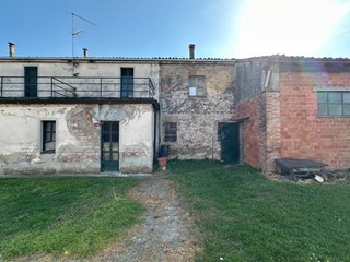 Casa Indipendente in Vendita a Fiorenzuola d'Arda, 40'000€, 120 m²