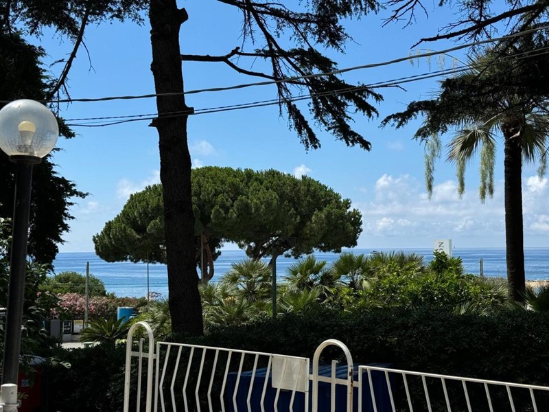Bilocale in Vendita a Sanremo, zona Foce, 200'000€, 40 m², arredato