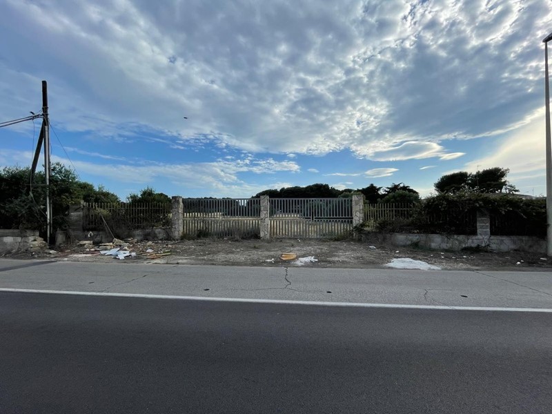 Terreno edificabile in Vendita a Taranto, 350'000€, 13500 m²