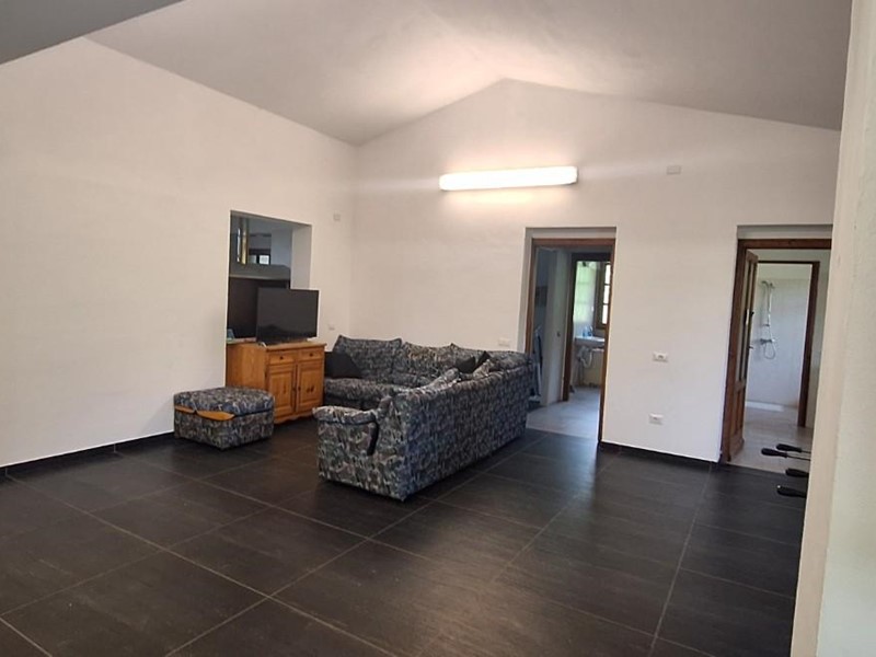 Attività commerciale in Vendita a Borgo a Mozzano, zona Oneta, 270'000€, 280 m²