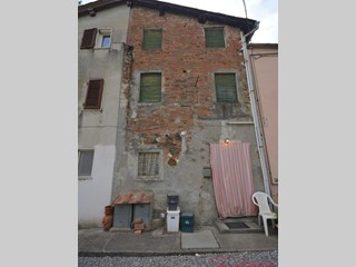 Casale in Vendita a Lucca, zona Sant'Alessio, 57'000€, 75 m²