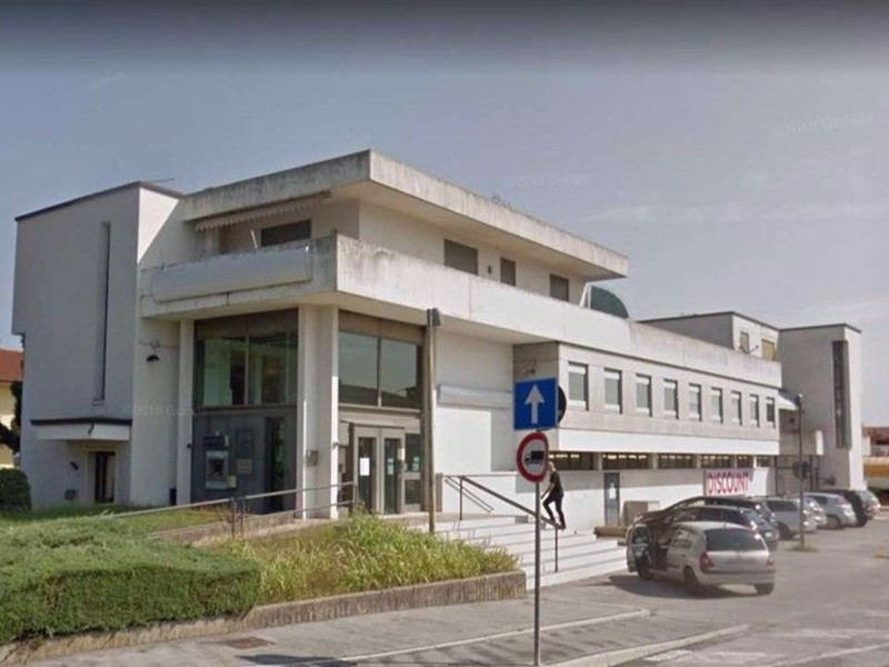 Negozio in Affitto a Villaverla, 2'500€, 590 m²