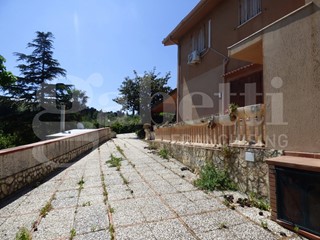 Villa bifamiliare in Vendita a Trabia, 147'000€, 130 m²