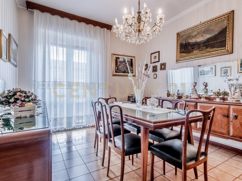 Appartamento in Vendita a Roma, 239'000€, 94 m², arredato, con Box