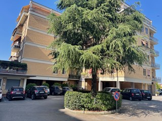 Immobile commerciale in Vendita a Corciano, zona Ellera, 39'000€, 64 m²