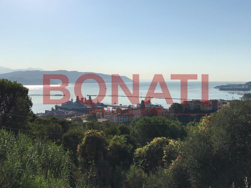 Appartamento in Vendita a La Spezia, zona Periferia Nord Ovest, 500'000€, 160 m², con Box
