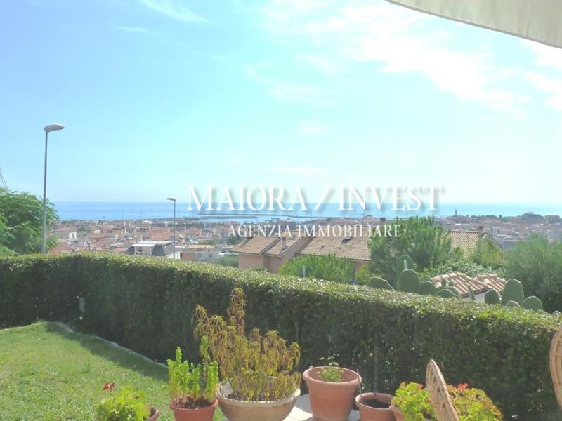 Appartamento in Vendita a San Benedetto del Tronto, 650'000€, 300 m², con Box