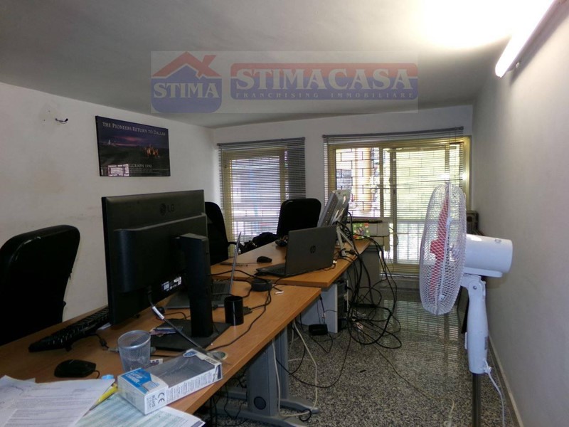 Ufficio in Affitto a Afragola, 300€, 91 m²