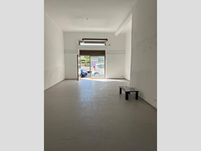 Immobile commerciale in Affitto a La Spezia, zona EST, 650&euro;, 57 m²