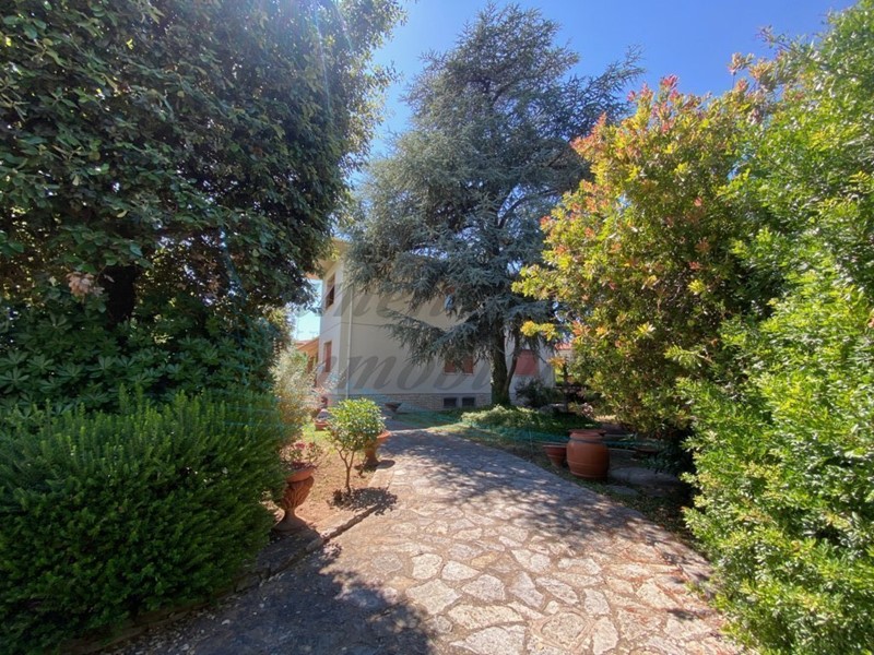 Appartamento in Vendita a Rosignano Marittimo, zona Rosignano Solvay, 430'000€, 150 m², con Box