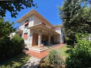 Appartamento in Vendita a Rosignano Marittimo, zona Rosignano Solvay, 430'000€, 150 m², con Box