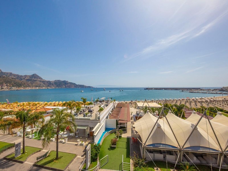 Attico in Vendita a Giardini Naxos, zona Naxos Schiso', 549'000€, 85 m²