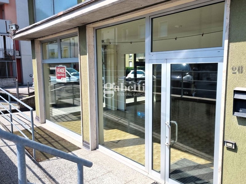 Negozio in Vendita a Mori, 195'000€, 310 m²