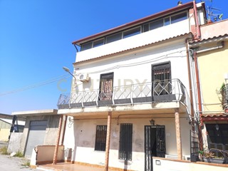 Casa Semi Indipendente in Vendita a Saponara, 105'000€, 238 m²