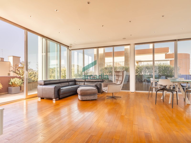 Appartamento in Vendita a Bari, zona Carbonara, 420'000€, 140 m²