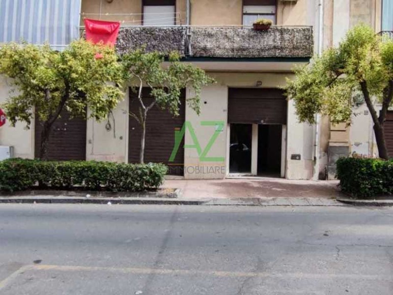 Immobile commerciale in Vendita a Belpasso, 70'000&euro;, 128 m²