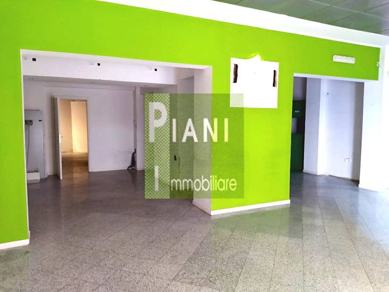 Immobile commerciale in Affitto a Livorno, 2'500€, 190 m²