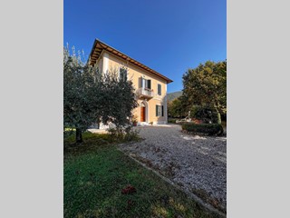 Villa in Vendita a San Giuliano Terme, zona Rigoli, 690'000€, 300 m²