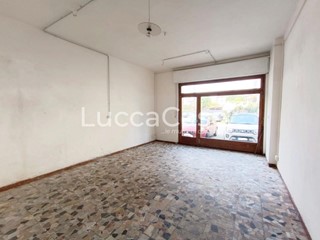 Immobile commerciale in Affitto a Lucca, zona Sant'Anna, 500€, 30 m²