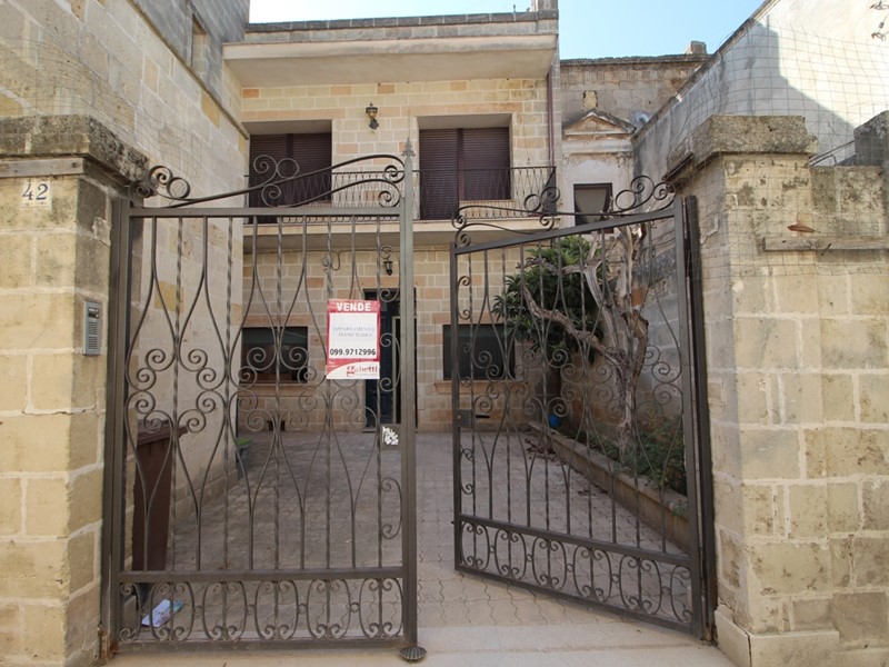 Appartamento in Vendita a Manduria, 88'000€, 150 m²