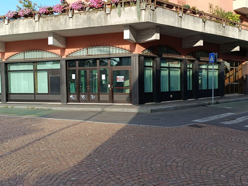 Ufficio in Vendita a Tradate, 290'000€, 321 m²