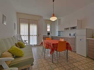 Trilocale in Vendita a San Bartolomeo al Mare, 265'000€, 85 m², arredato, con Box