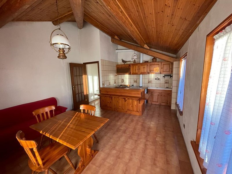 Appartamento in Vendita a Terenzo, zona Boschi Di Bardone, 38'000&euro;, 85 m²