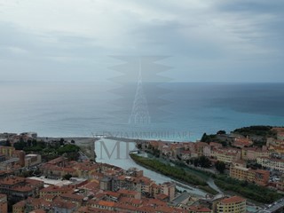 Bilocale in Vendita a Ventimiglia, 280'000€, 47 m²