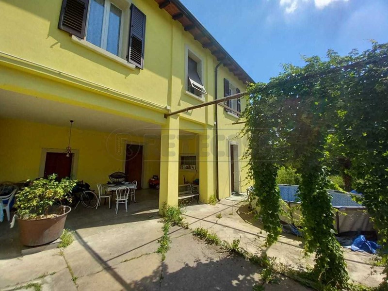 Villa in Vendita a Bergamo, 720'000€, 361 m²