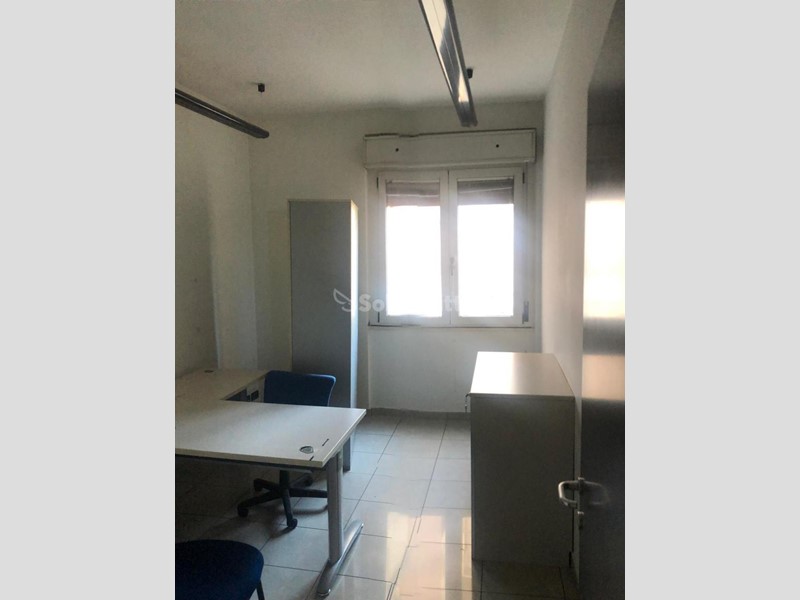 Ufficio in Affitto a Pescara, zona Viale Riviera, 1'000€, 85 m²