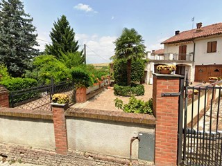 Casa Indipendente in Vendita a Calliano Monferrato, zona San Desiderio, 95'000&euro;, 187 m²