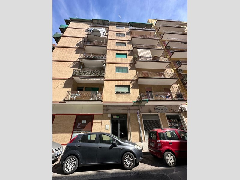 Quadrilocale in Vendita a Taranto, 100'000€, 104 m², arredato