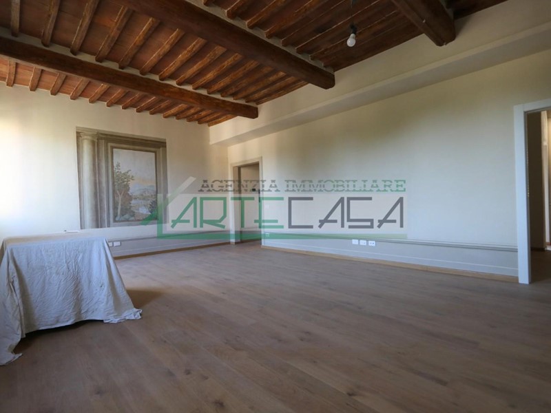 Appartamento in Vendita a Cascina, zona San Benedetto a Settimo, 766'000€, 207 m²