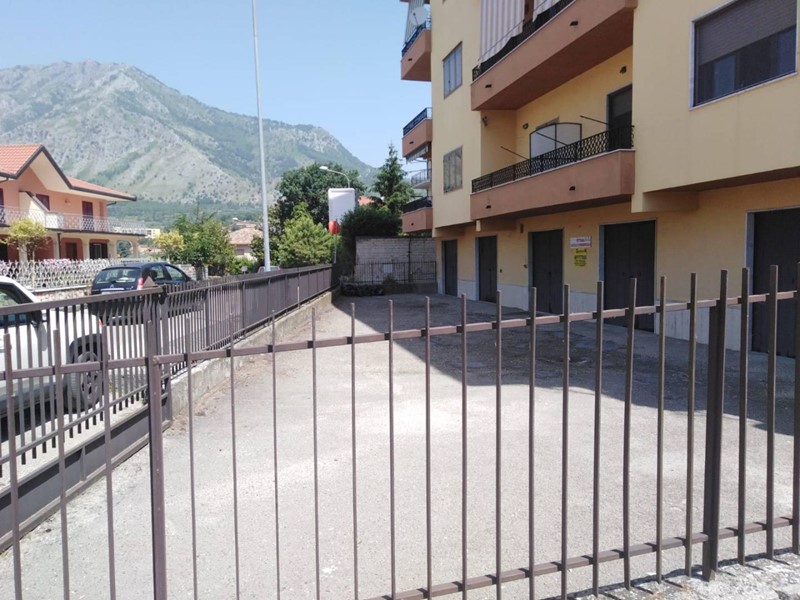 Immobile commerciale in Affitto a Montesarchio, 230€, 44 m²
