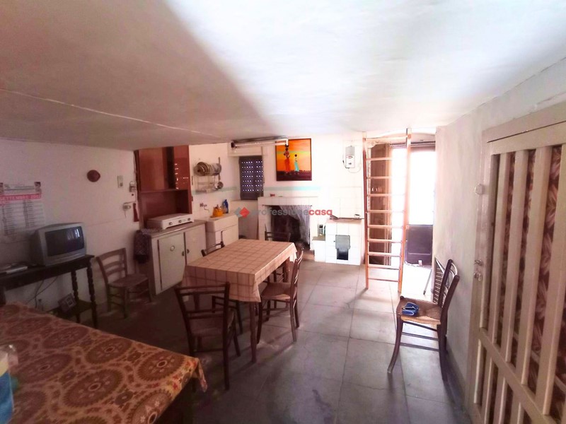 Casa Indipendente in Vendita a Orsara di Puglia, 19'000&euro;, 74 m²