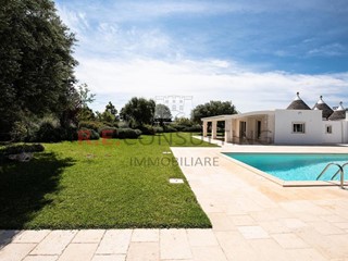 Villa in Vendita a Martina Franca, 950'000€, 270 m², arredato