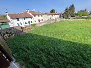 Terreno edificabile in Vendita a Chiopris Viscone, 209'000€, 2 m²