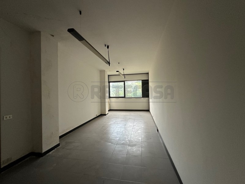 Ufficio in Vendita a Bassano del Grappa, 105'000€, 75 m²
