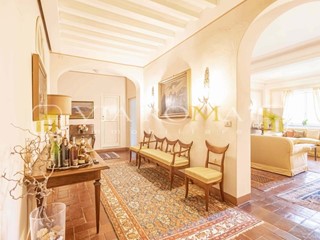 Appartamento in Vendita a Lucca, 800'000&euro;, 240 m²