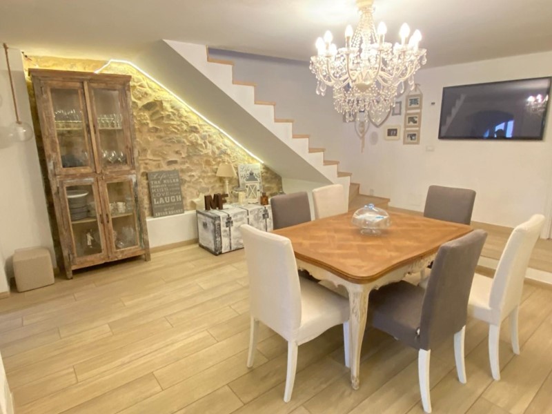 Casa Semi Indipendente in Vendita a Carrara, zona Fossola, 240'000€, 110 m²