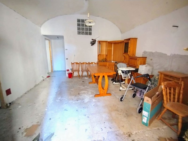 Magazzino in Vendita a Tagliacozzo, 80'000€, 60 m²