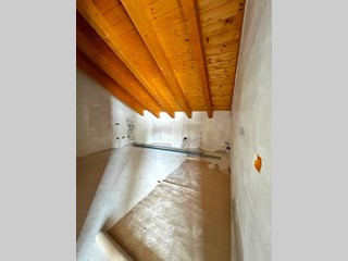 Trilocale in Vendita a Gorla Minore, 199'000€, 130 m², arredato