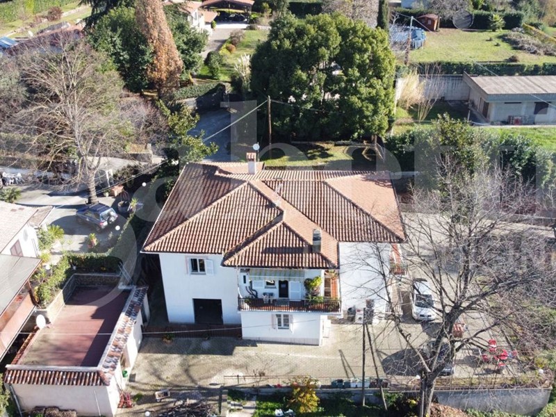 Quadrilocale in Vendita a Velletri, 199'000&euro;, 190 m²