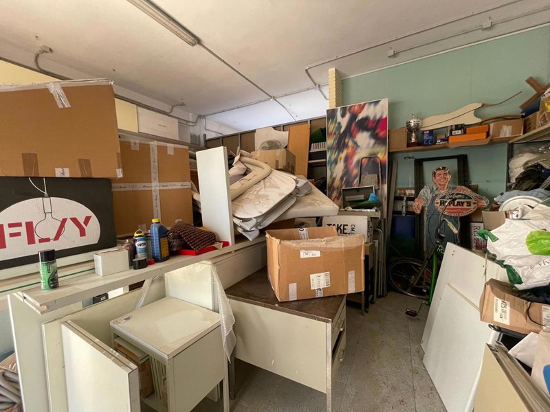 Magazzino in Vendita a Carbonia, 75'000€, 136 m²