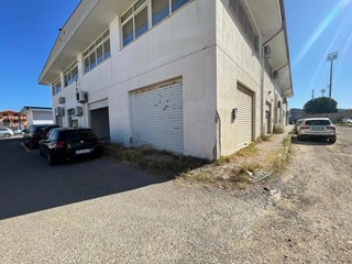 Magazzino in Vendita a Carbonia, 75'000€, 136 m²