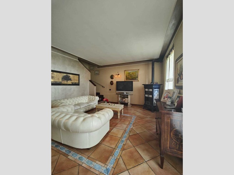 Casa Semi Indipendente in Vendita a Pontremoli, 320'000€, 150 m², con Box